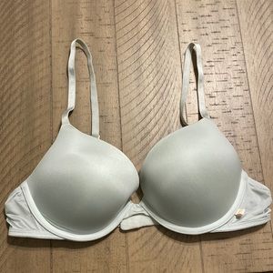 Victorias Secret Push Up Bra / 36B